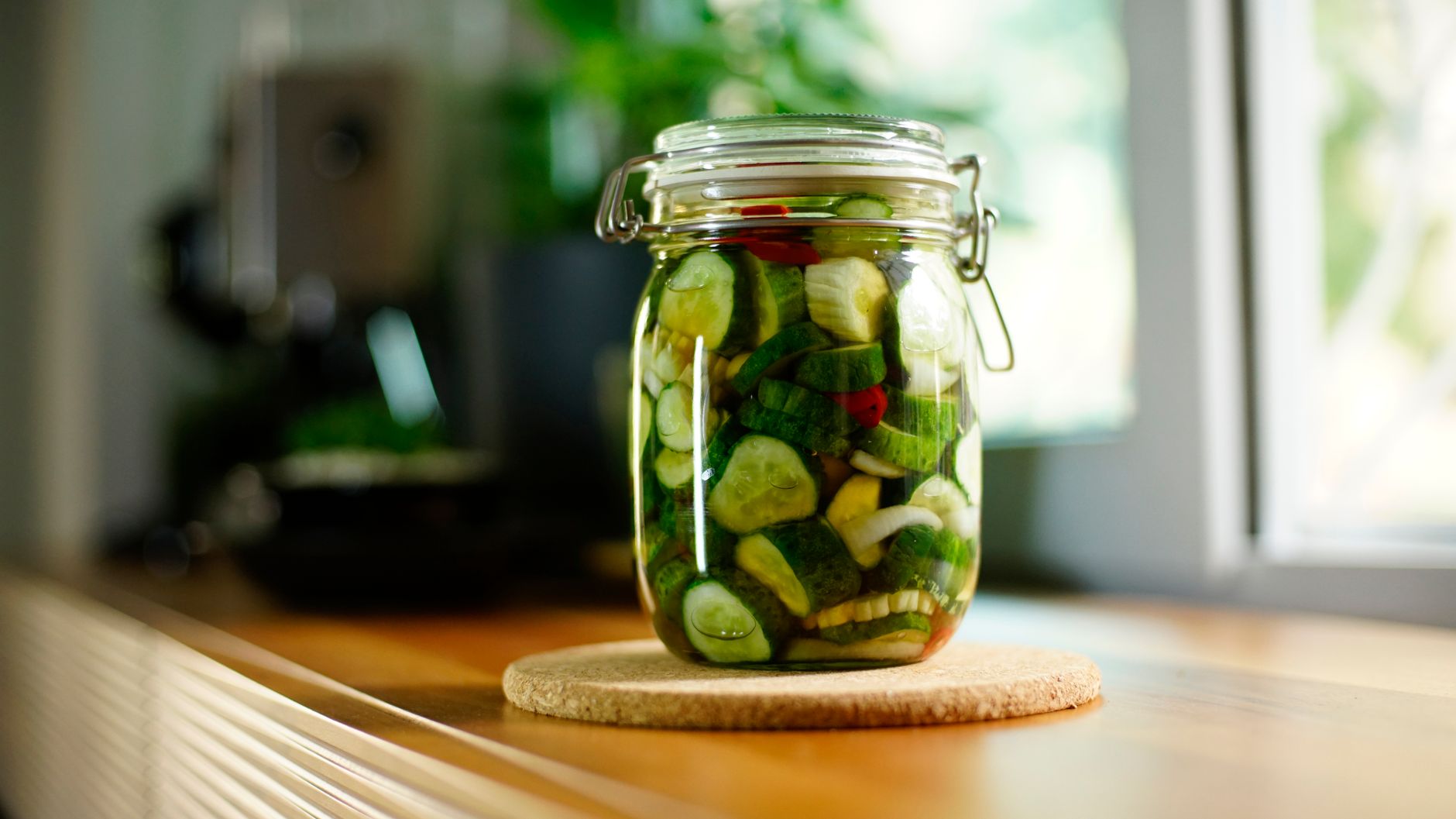 Checking a canned green bean jar seal