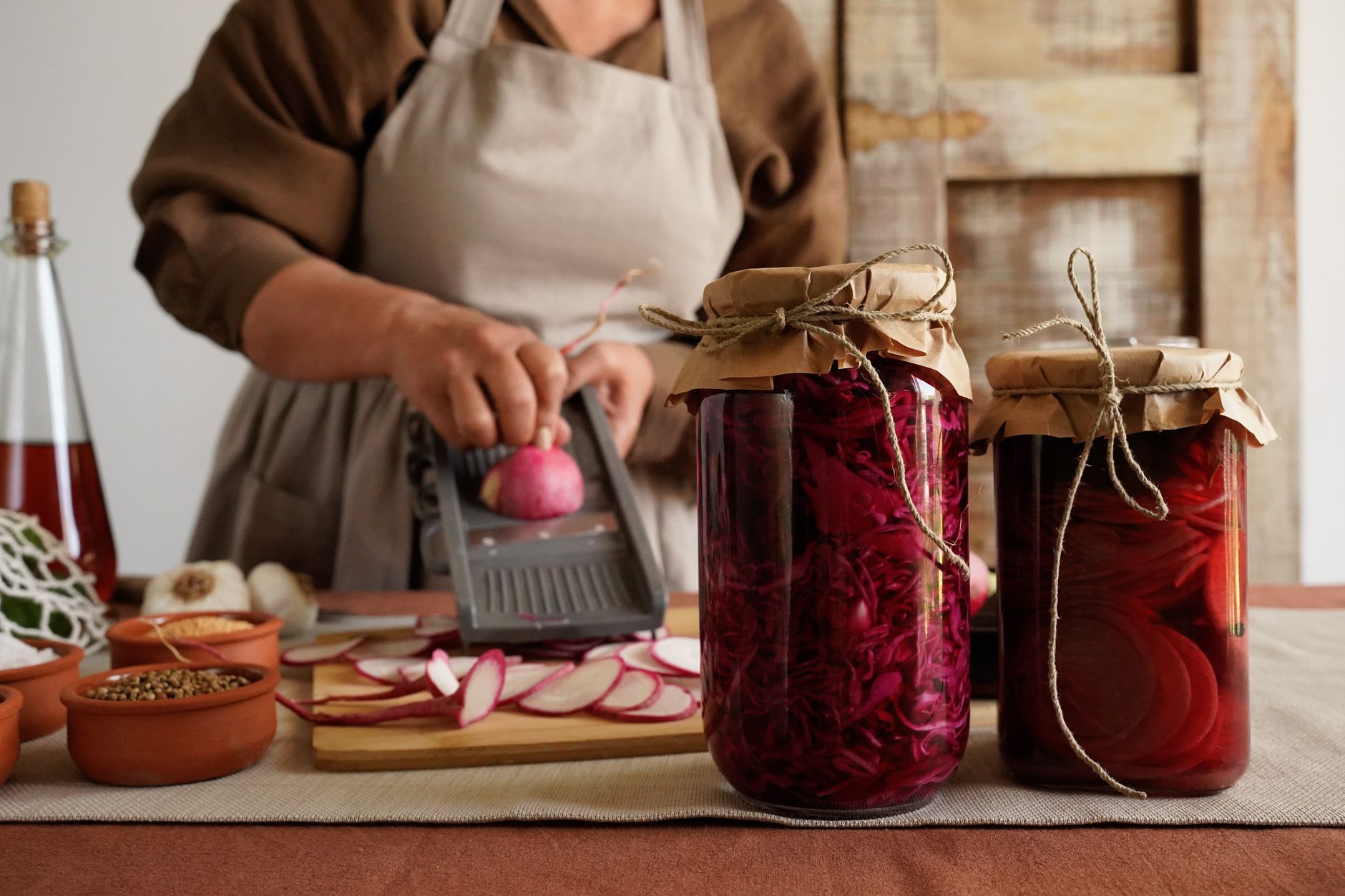 Processing vegetable canning jars