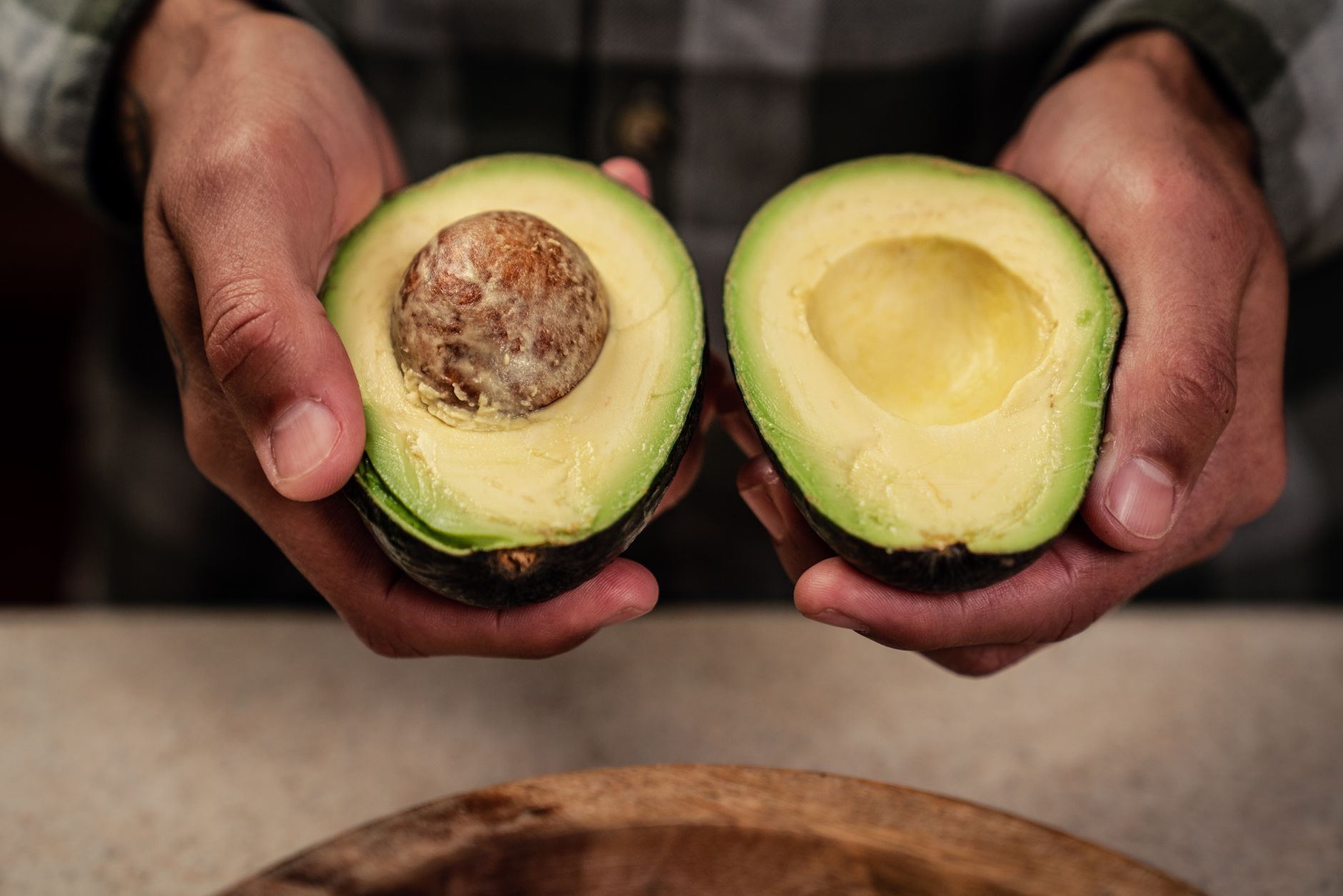 Removing avocado seed
