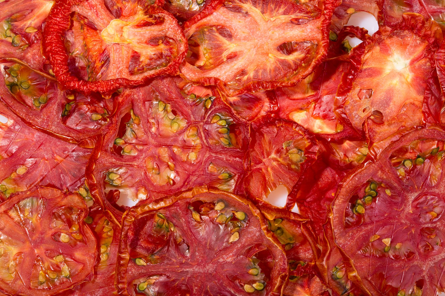Extracting tomato seeds