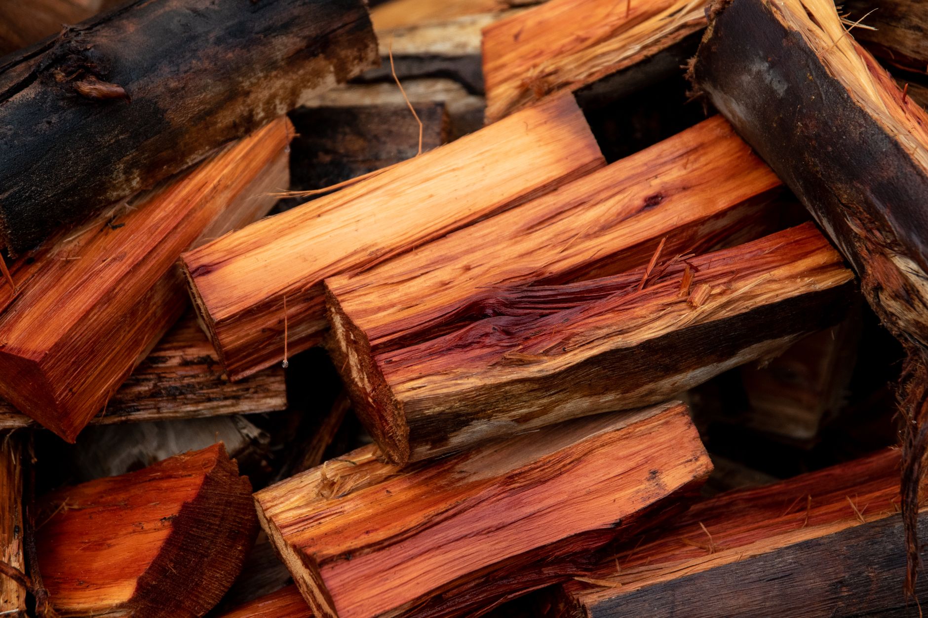 Hardwood for smoking meat